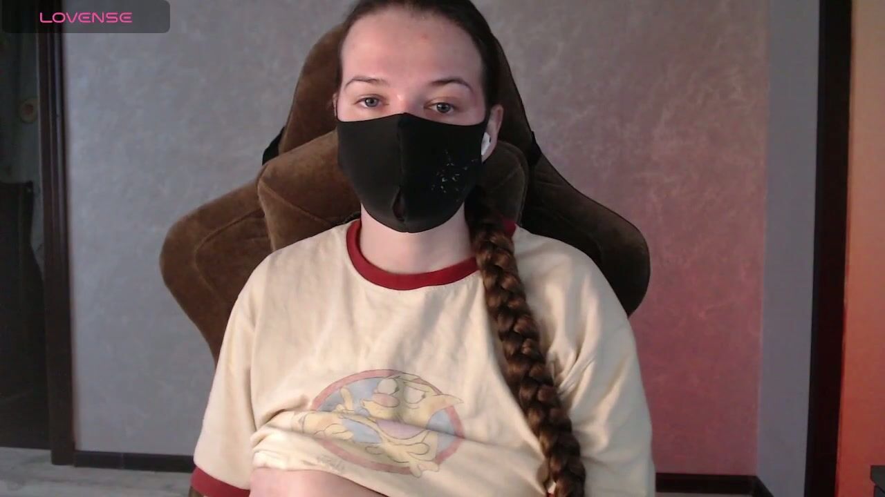 M00n8kiki on webcam 12-12-2025