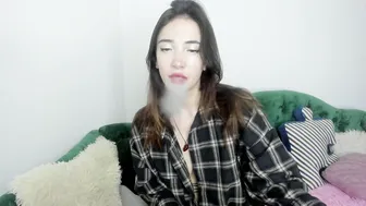 _cotton_candyy lovense posing on webcam