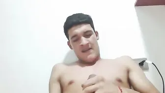 Kikeortiz1808 horny amateur 12-Dec-2025