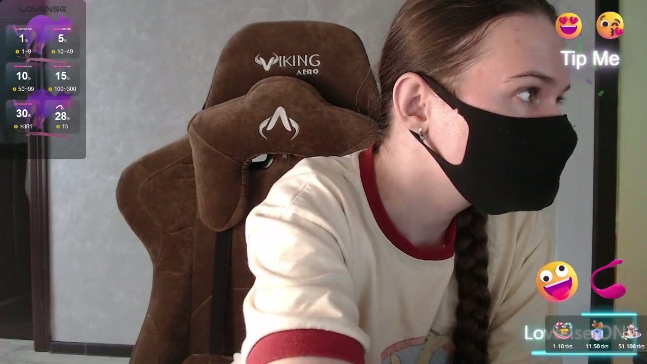 M00n8kiki chat cam sex (12-12-2025)