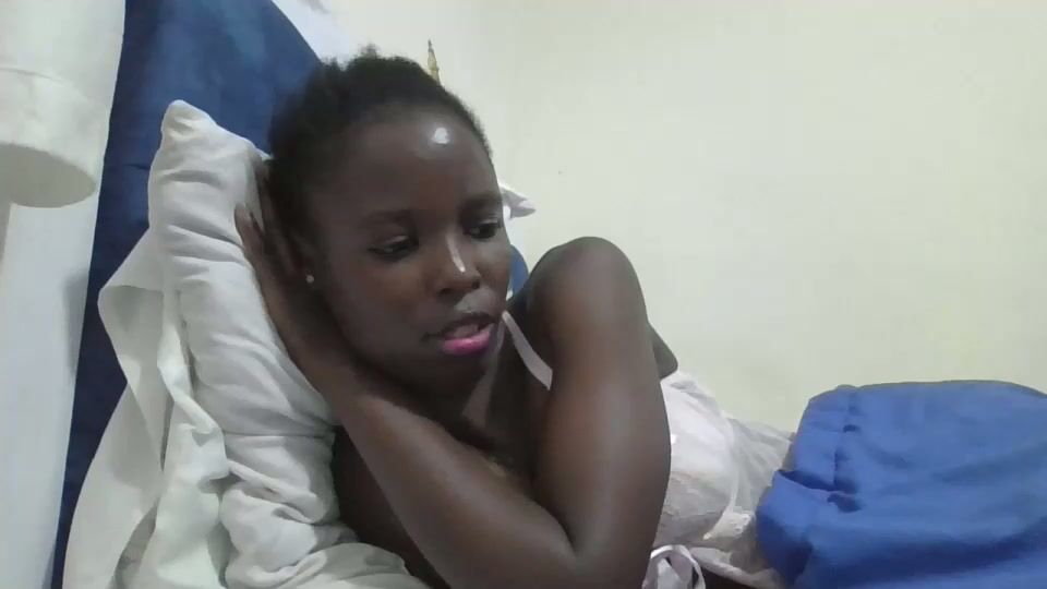 pretty_petite_ebony (12/13/2025)