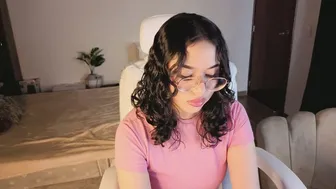 Renaxi_smith chat porn - (12-14-2025)