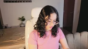 Renaxi_smith chat porn - (12-14-2025)