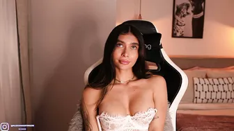 Abril_w18 live cam show - 12/14/2025