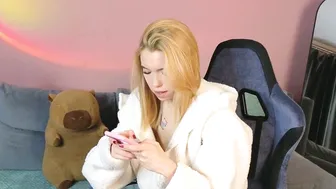 _capybara0_0 sex cam (12-14-2025)