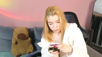 _capybara0_0 sex cam (12-14-2025)