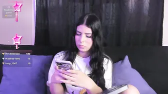 Ari_peaches cam nude 12/14/2025