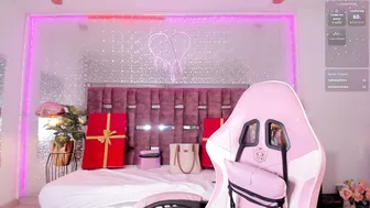kylievictoria_ 12-15-2025