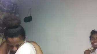 Tsaraflorida dildo posing on cam