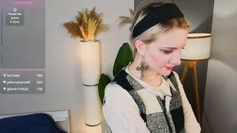 brunaalcorn posing on webcam - (12/15/2025)