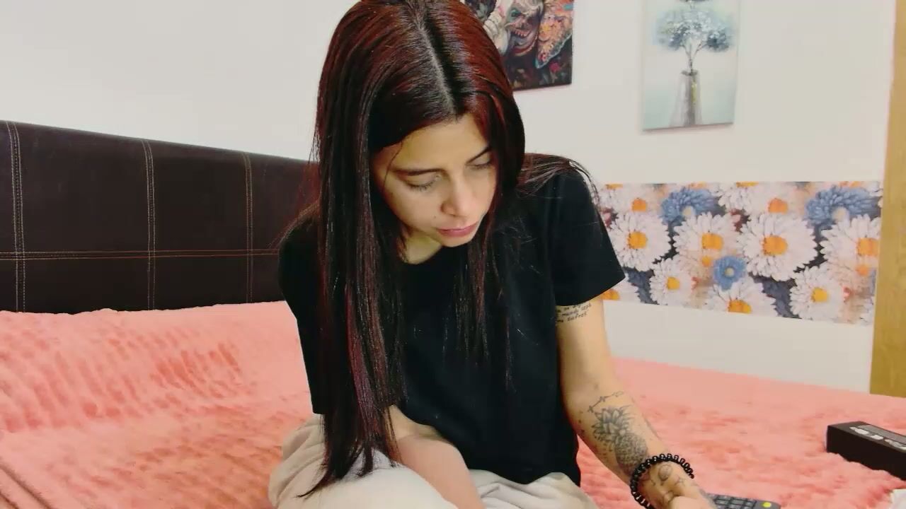 Giralisis24 amateur live cam video (12/15/2025)