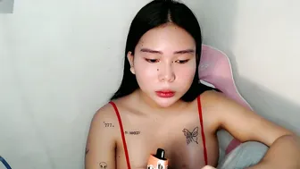 callme_remaxxx7 posing on webcam (12-15-2025)