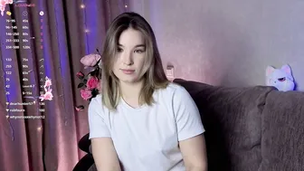 nicole_w00 bigass cam show