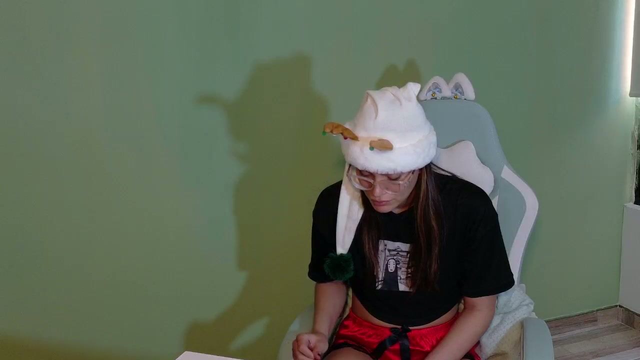 emerald_sparkles on cam 15-Dec-2025