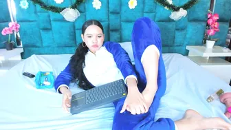 valtira_nova smalltits naked on cam