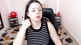 lia_glow webcam video (12/16/2025)