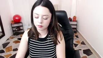 lia_glow webcam video (12/16/2025)
