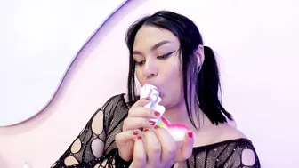 Naomysakura findom 16 December 2025