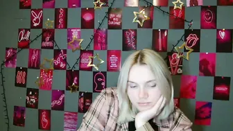 Leyla_le 18 hot cam video