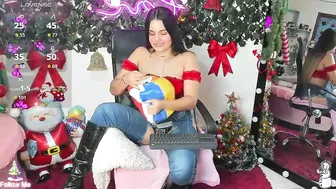 Destinyhills_ posing on cam sex cam