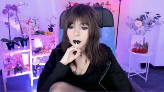 crystallbloom webcam show (12/17/2025)