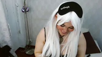 lucy_cold1 new posing on cam