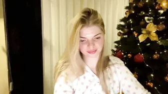 sweet_sinn_ posing on webcam 17-Dec-25