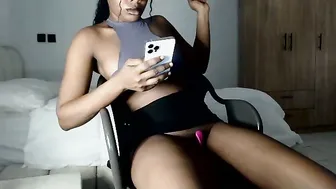 Hot_chocoxxxx strapon cam porn video
