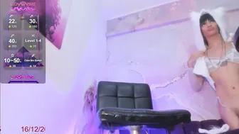 dani_lazuli on live cam 12-17-2025