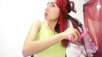 Melissaowenn naked on cam