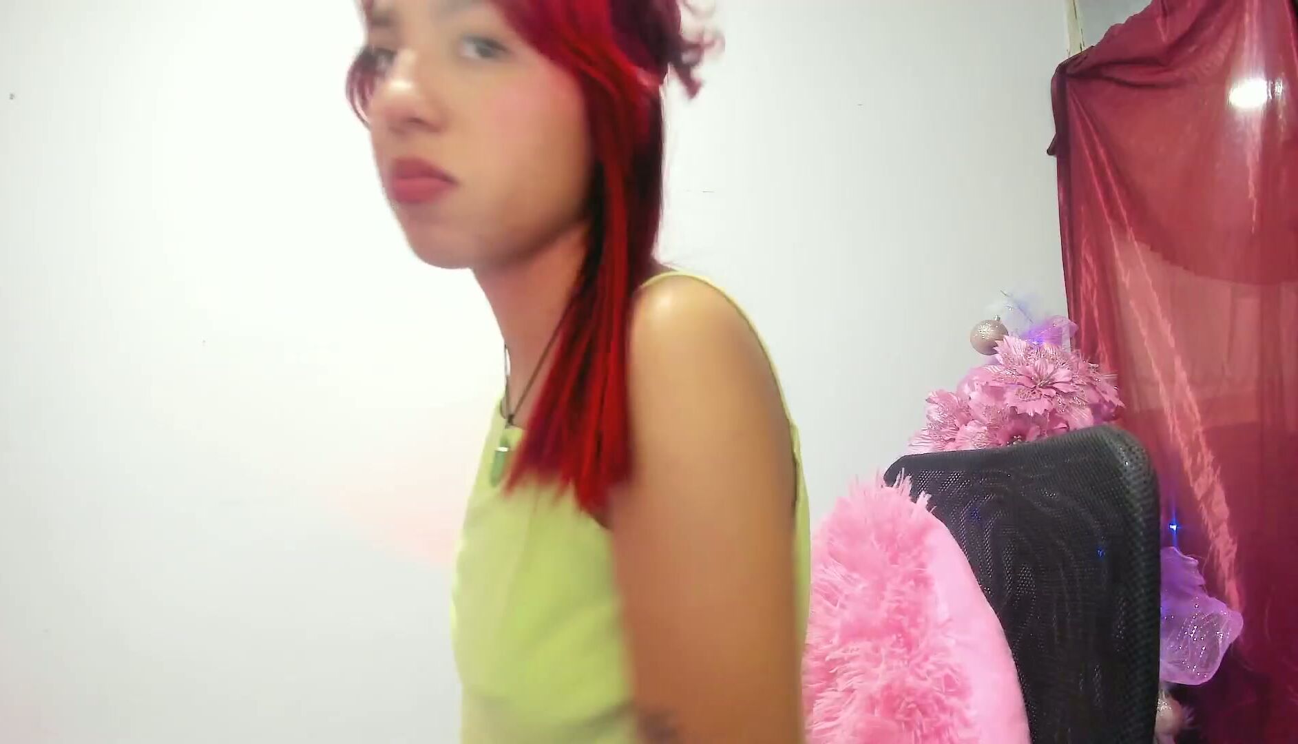 Melissaowenn naked on cam