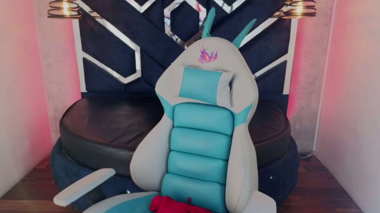 Lili_evanss cam girl 12-17-2025
