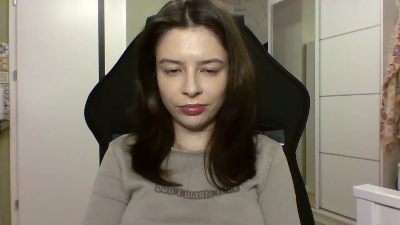 Laricenature webcam show 12-17-2025