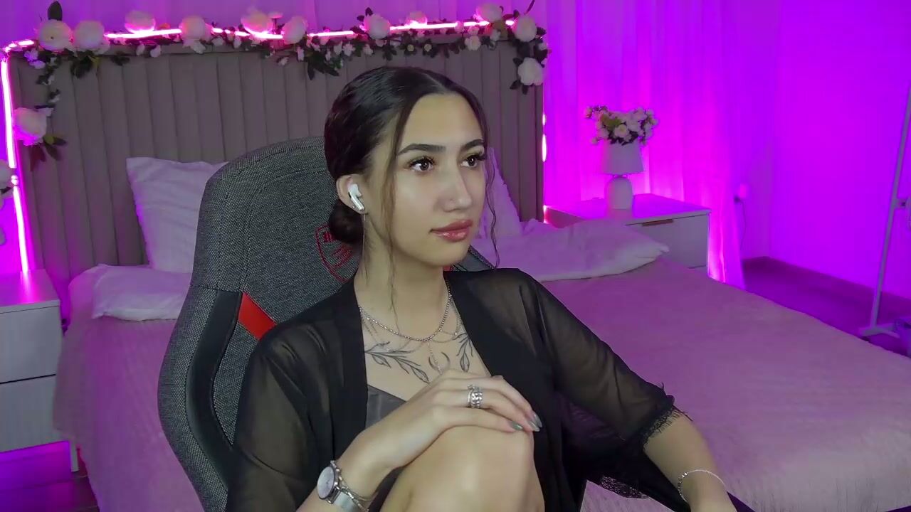 Rebeckathornton natural 17-Dec-2025