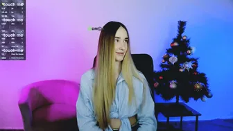 Kimi_glow 17 December 2025 on webcam