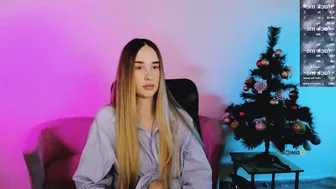 Kimi_glow 17 December 2025 on webcam
