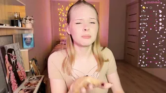 sweetielis teen posing on cam