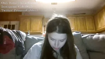 Elsierain469 posing on webcam 12/18/2025