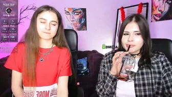 kitty_layy sex cam 12-18-2025