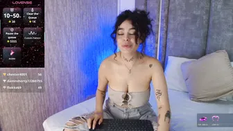 Kathegomez_ 18-Dec-2025 posing on cam