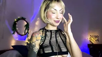 Mooncinna (12-18-2025) sexmachine