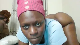 Bigjuicyass_30 12-18-2025 smalltits