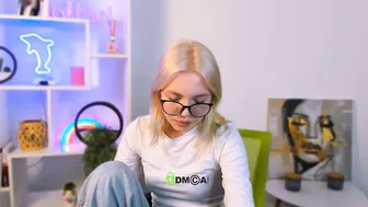 Bella_blade feet live webcam show