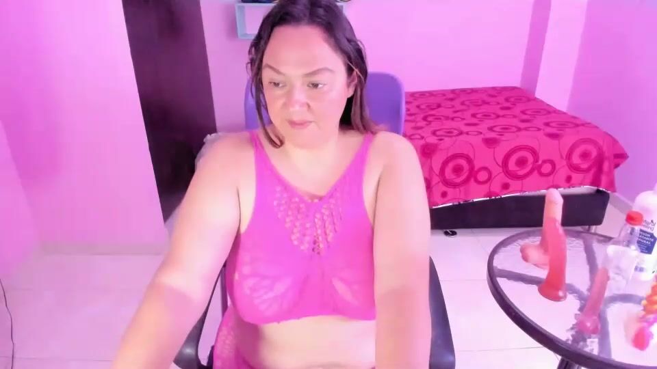 Mommy_whore_slut squirt (12-18-2025)