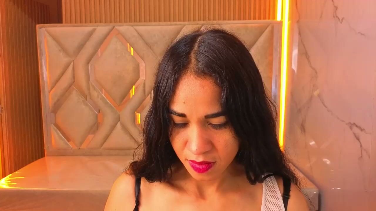 Maia_tx muscle porn video chat