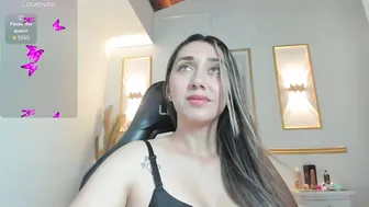 Karlyy_ bigass (12-18-2025)