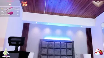 Victoria_mooree amateur cam show 12-19-2025