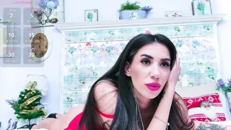 Rubylustx posing on cam 12-19-2025