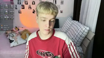 olivertasty twink - 12-19-2025
