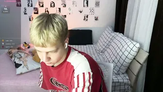 olivertasty twink - 12-19-2025